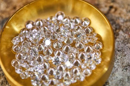 Como cuidar tus joyas de diamantes