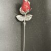 CAPULLO DE ROSA CERRADO DE PLATA DE LEY ESMALTADO EN ROJO DE 13 CM.